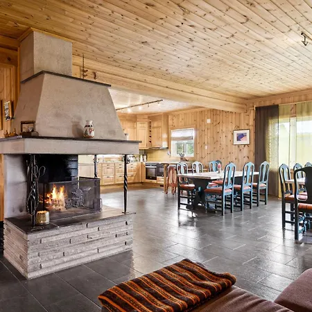 Mountain - Midtgardstunet Lodge