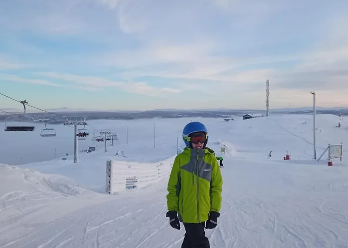Mountain - Midtgardstunet 山林小屋 *
